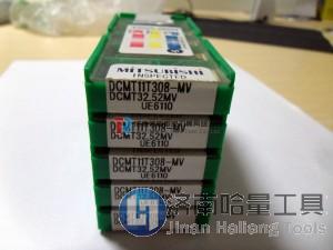 UE6110特点:
*由精细至nm单位的TiCN（氮碳化钛）层和结晶成长的生成的Al2O3（氧化铝）层构成的“纳米结构涂层”；
*通过平滑刀片外周刃，以稳定的磨合速度及高加工精度实现的“Black Super-even涂层”。